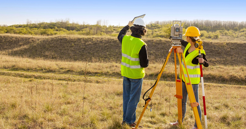 How does land surveying work? 